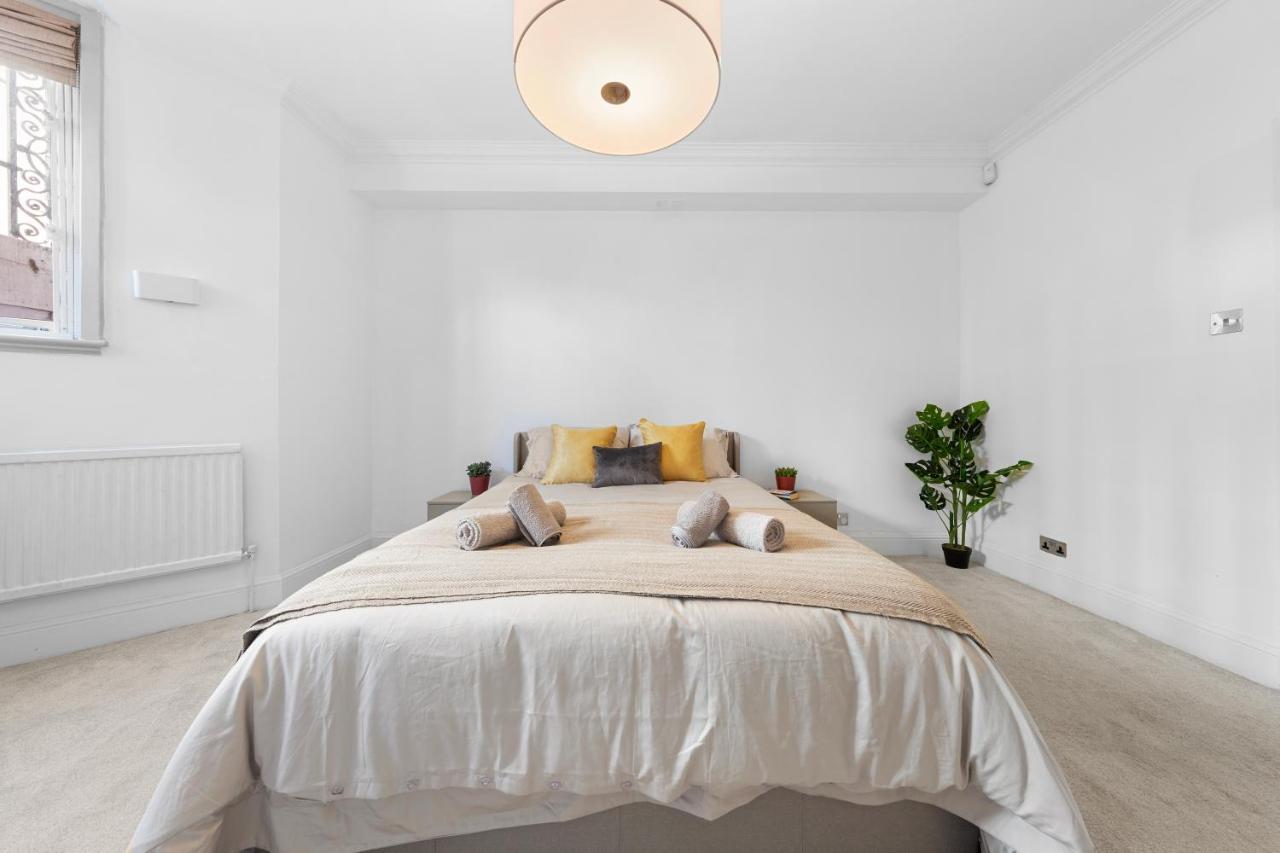 Harrods 2 Bed Lux Flat W/patio Apartment *