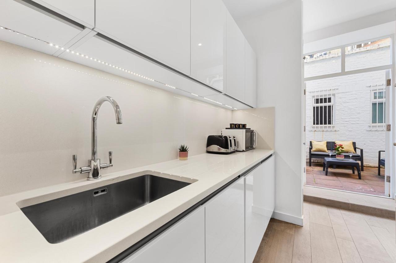 Apartment Harrods 2 Bed Lux Flat W/patio *