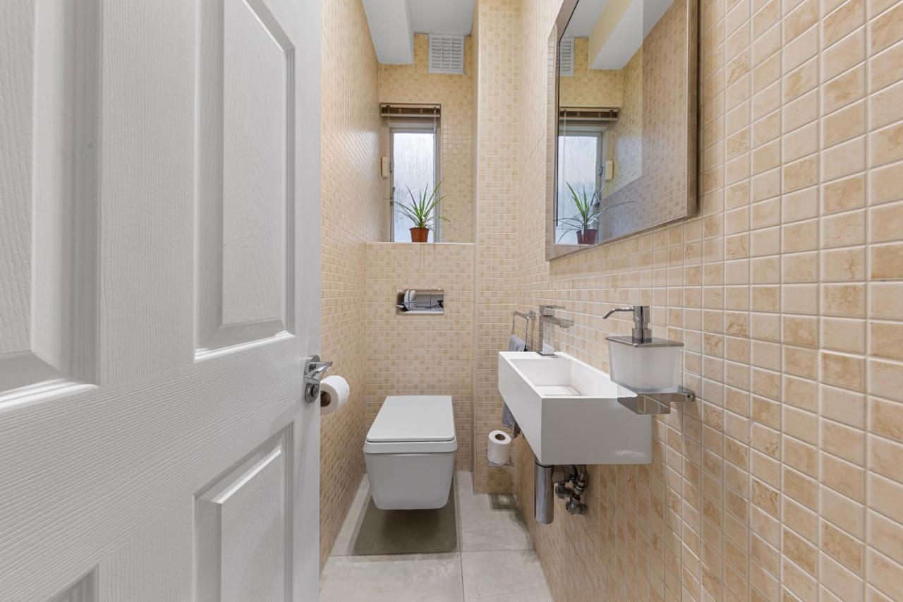 Harrods 2 Bed Lux Flat W/patio *