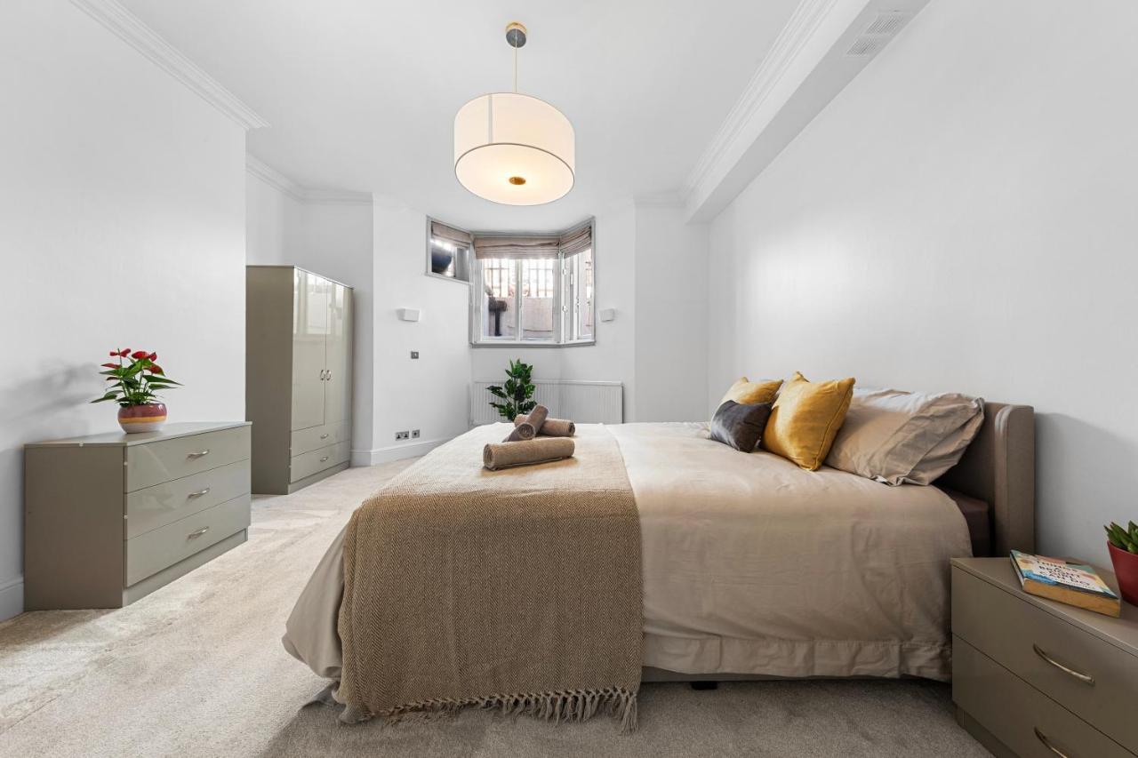 Harrods 2 Bed Lux Flat W/patio Apartment *